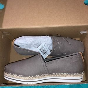 Platform Bobs by Skechers, tan size 8 NWT